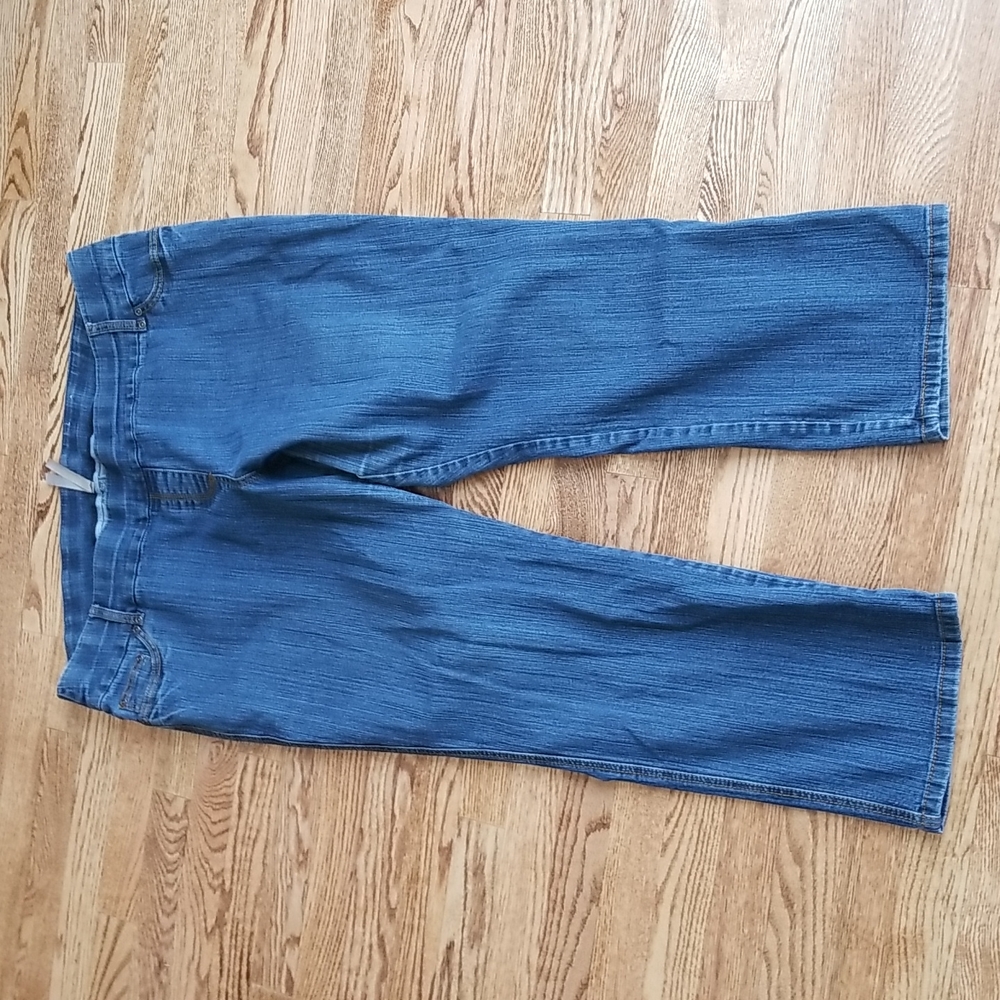 (24) Penningtons Women's Stretchy Straight Fit Cotton Blend Denim Jeans